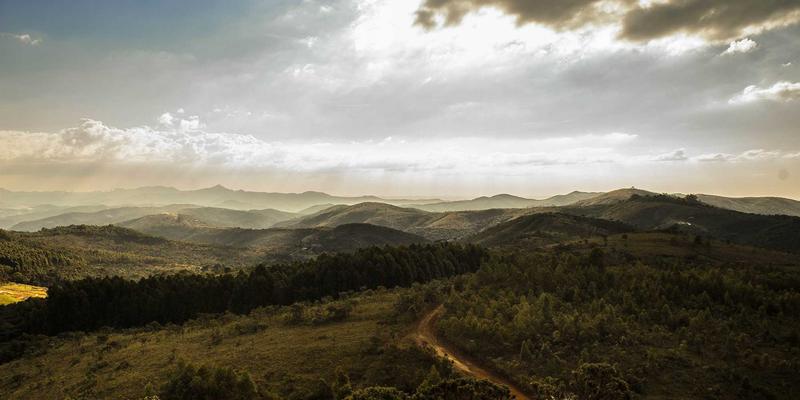 从国际物流到门前签收：破解电商最后一公里配送的创新密码